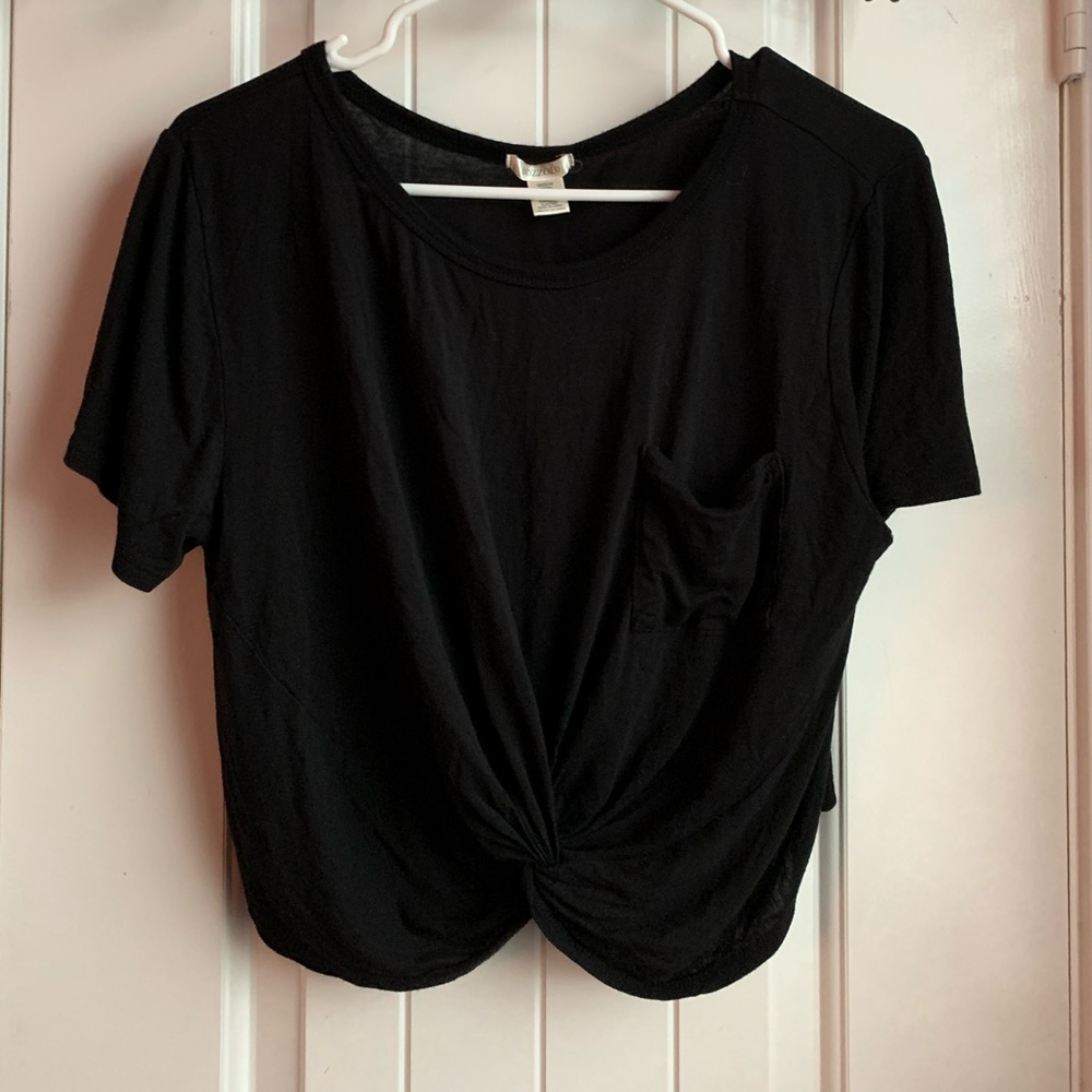 Cropped black rayon knotted short sleeve shirt